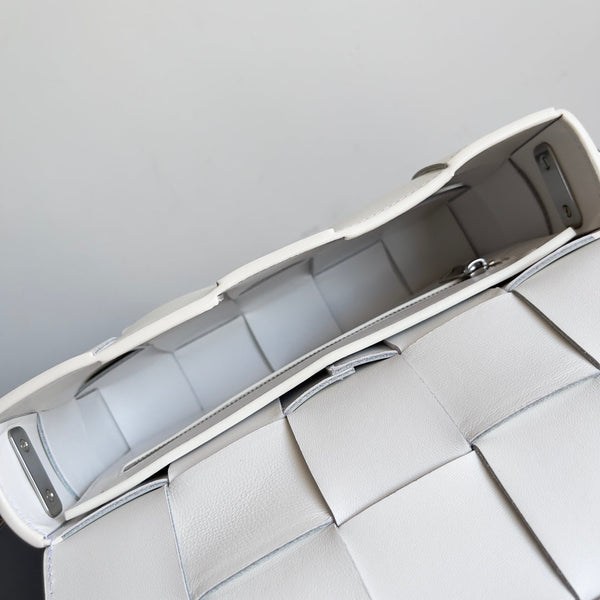 BV Two-In-One Cassette Bag 26cm White Leather