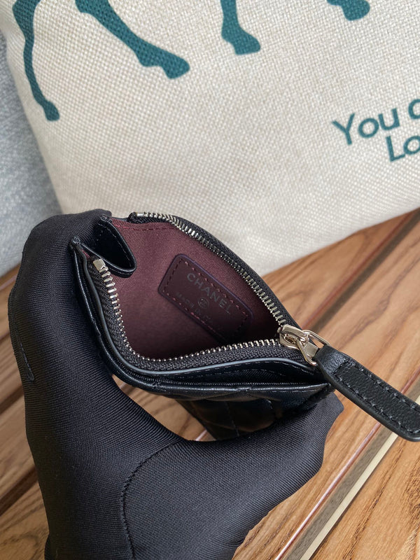 CC A84105 Coin Case Black Sliver Metal Lamskin 240725