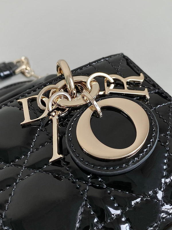 MINI BORSA D-JOY 17 IN PELLE DI AGNELLO NERA