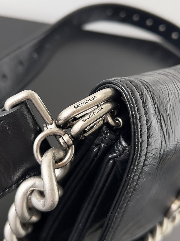 BB SOFT FLAP BAG 25 IN BLACK PEACH CALFSKIN SILVER HARDWARE