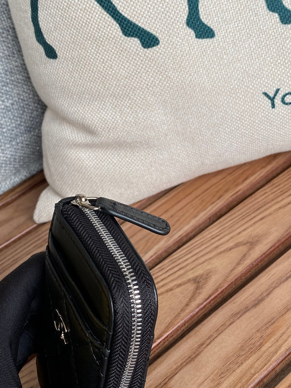 CC 22A Zippy Coin Purse Black Sheepskin Sliver Steel 223918