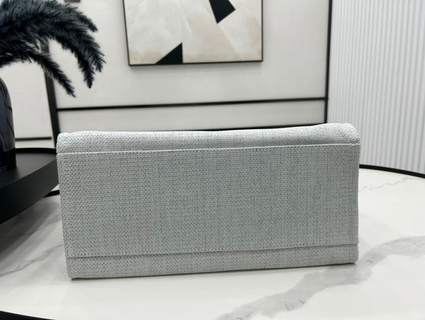 Borsa CC Deauville in tweed, pelle nera, finiture dorate 17