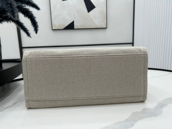 Borsa CC Deauville in tweed, pelle bianca, finiture dorate 28