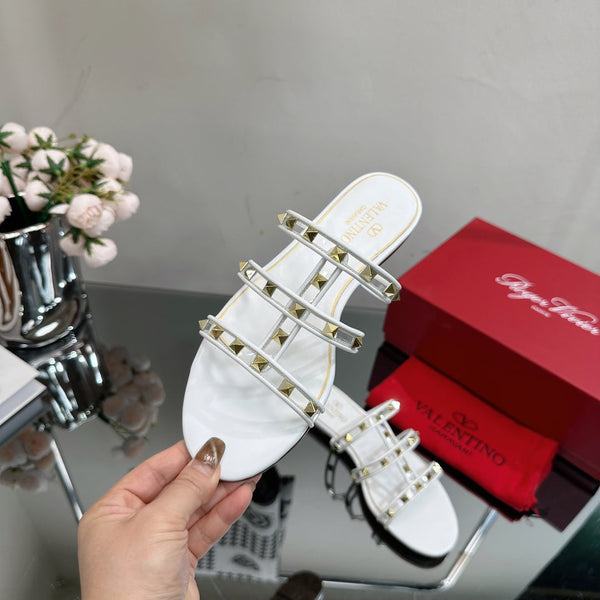 VT 25 Rockstud Flat Sandals White PVC Sheepskin 331947
