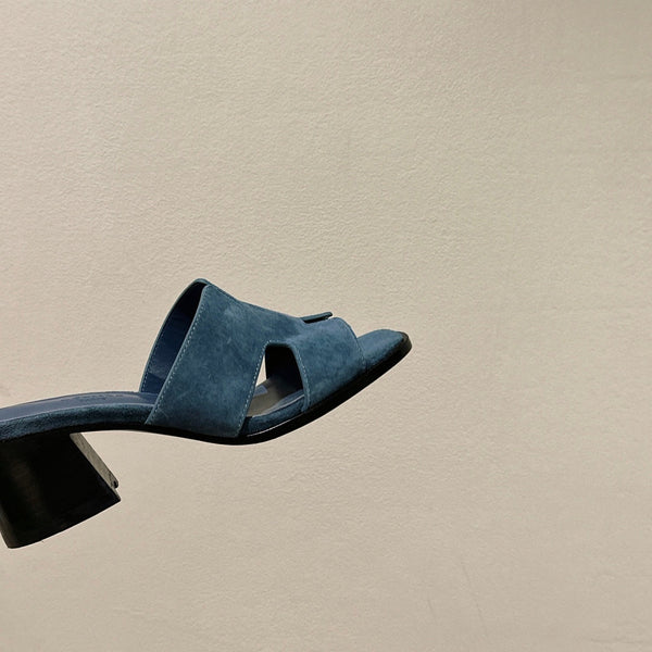 helia 60 cerulean suede calfskin