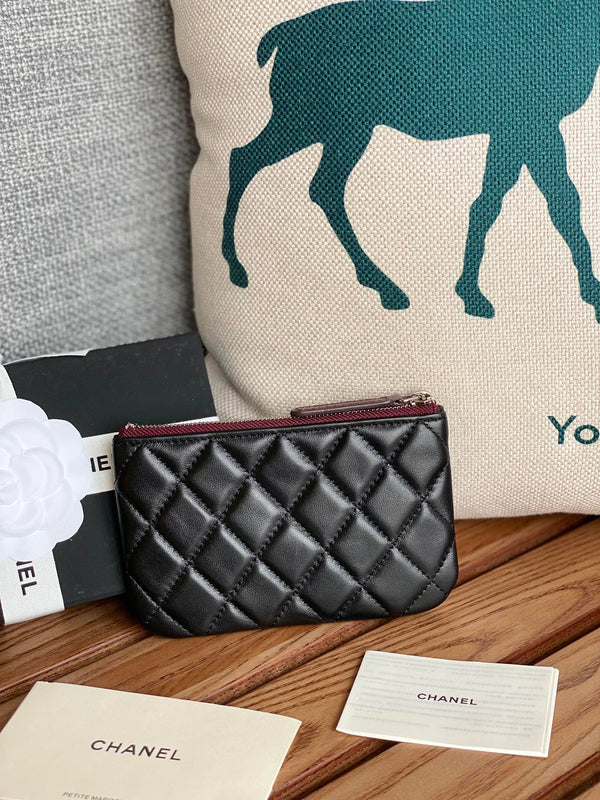 Portafoglio con cerniera cc 15 in pelle di agnello nera con finiture in argento