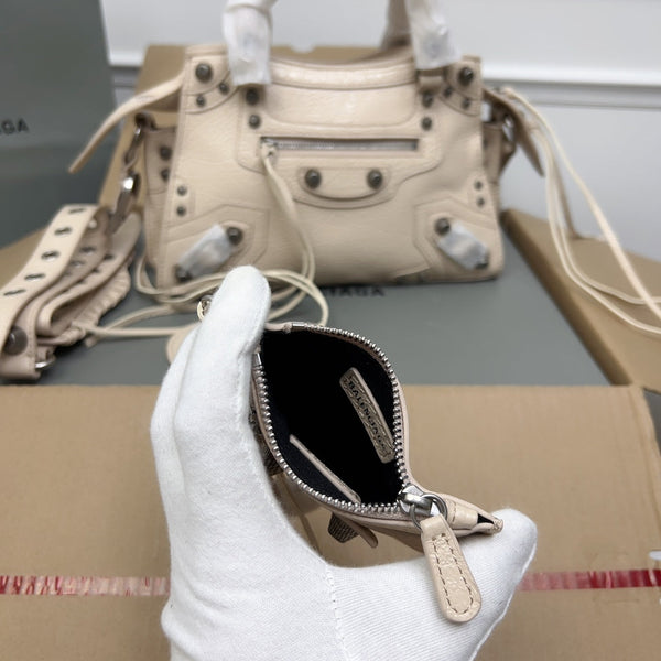 NEO CAGOLE 26 IN BEIGE LAMBSKIN