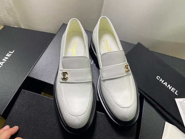 CC Moccasins 45mm White Lambskin