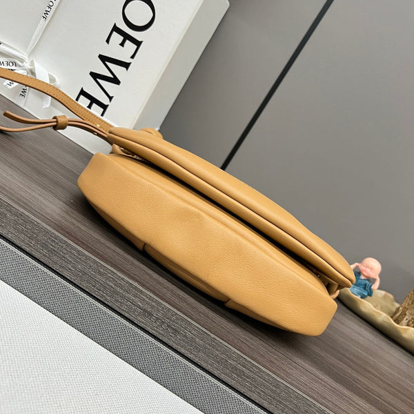 Loew Paseo Shoulder Bag 25cm Soft Gold Cowhide