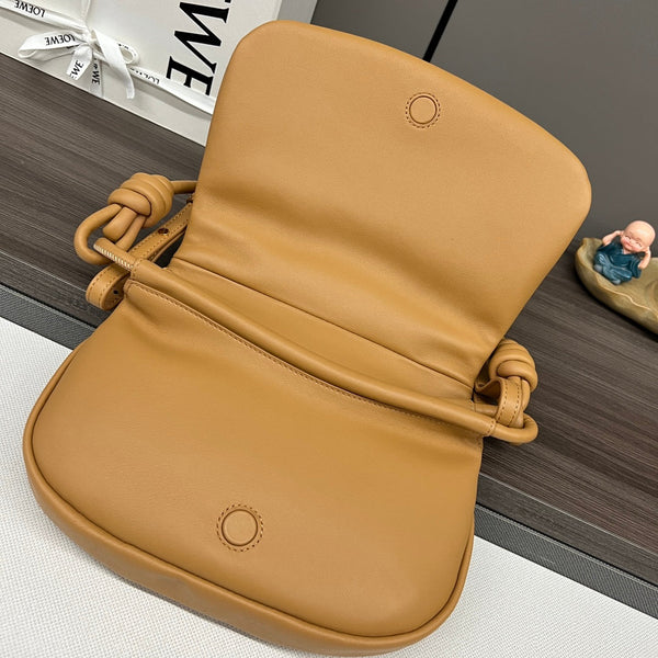 Loew Paseo Shoulder Bag 25cm Soft Gold Cowhide