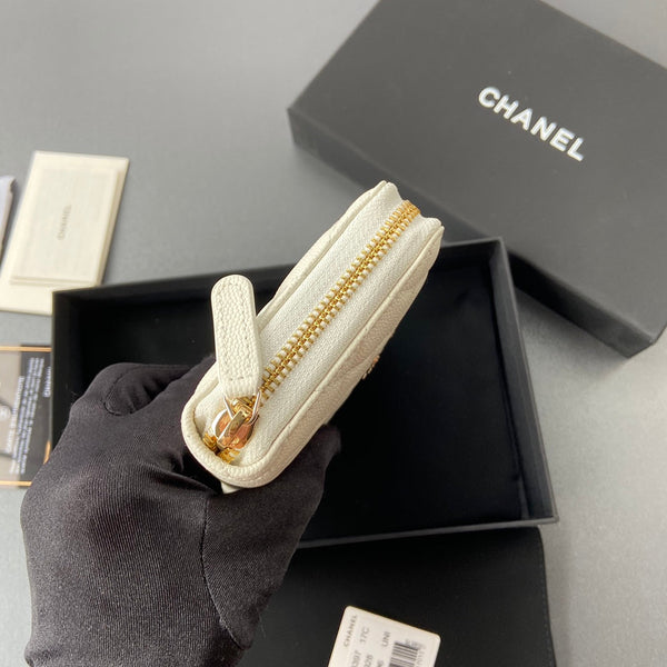 CC A3185 Long Zipper White Caviar Diamond Hardware 229636