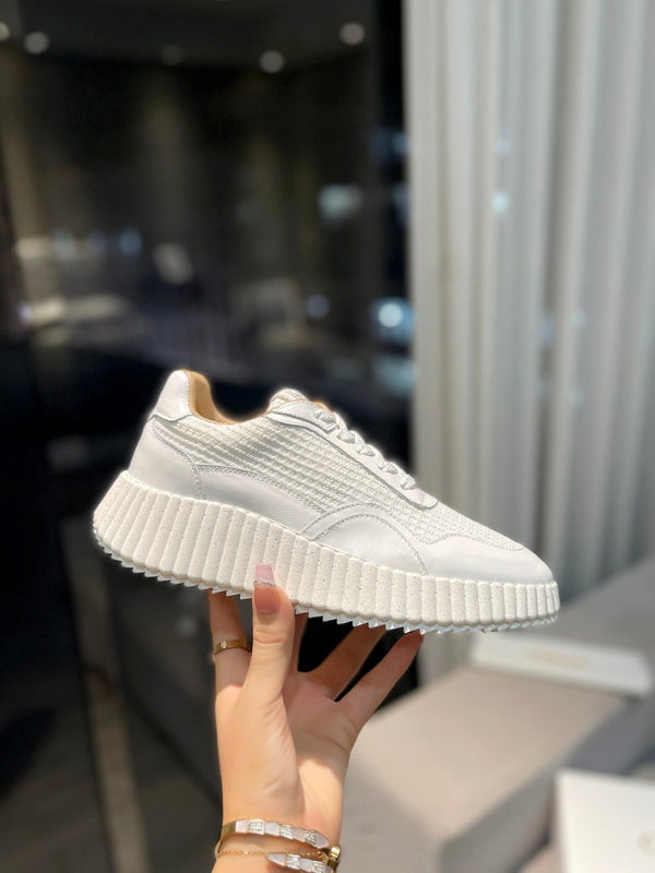 CHLOÉ NAMA SNEAKER IN WHITE LAMBSKIN AND SUEDE