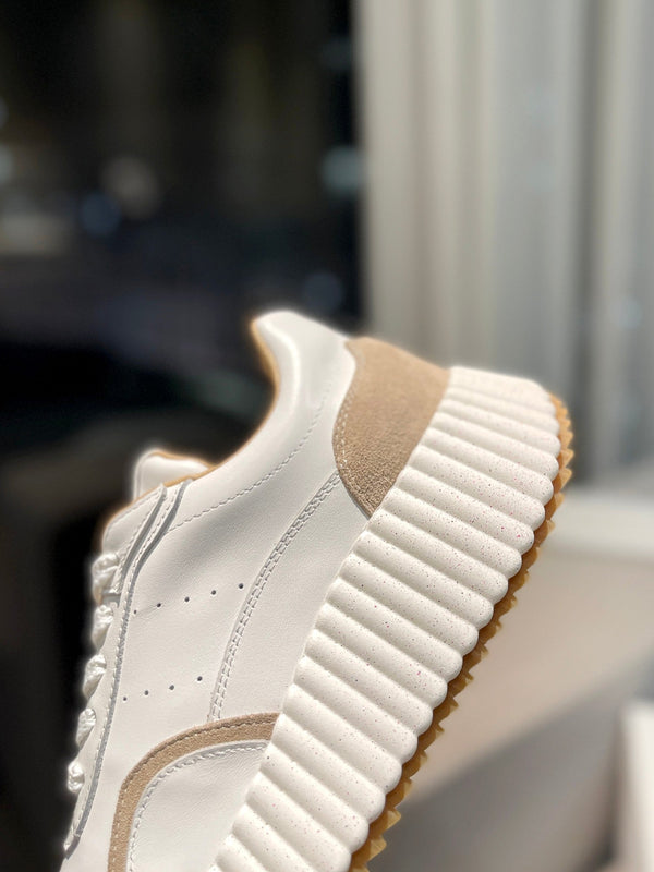 CHLOÉ NAMA SNEAKER IN WHITE LAMBSKIN AND TAN BROWN SUEDE