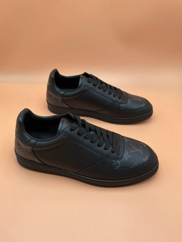 LV RIVOLI SNEAKER BLACK