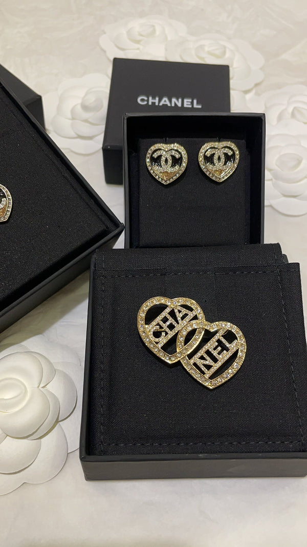 CC Brooch Light Gold 161773