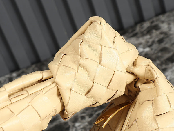 bv teen jodie 36cm beige lambskin