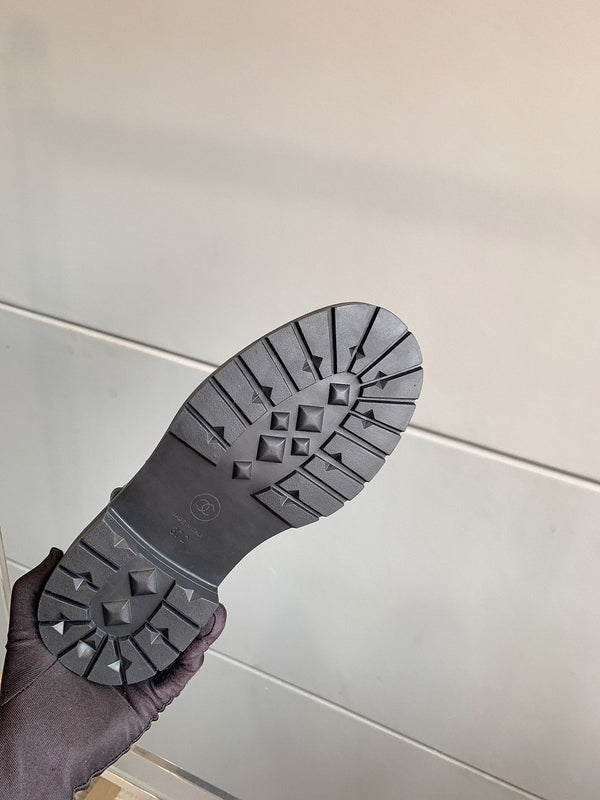 CC Cap Toe Ankle Boots Black Cowhide 464570