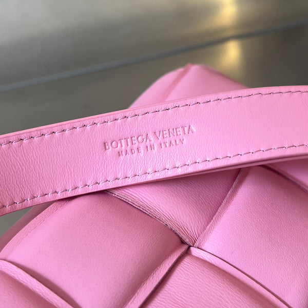 MINI CASSETTA 18 IN PELLE D'AGNELLO ROSA CHIARO