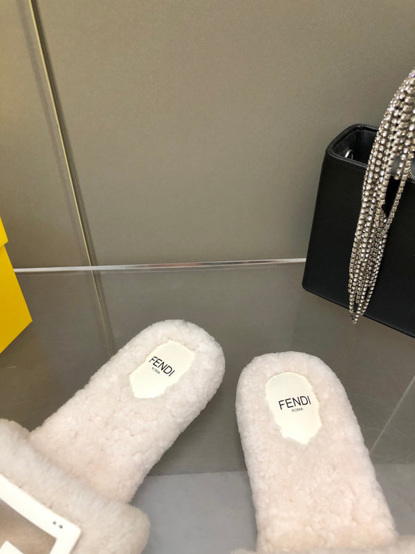 FENDI BAGUETTE SLIDE SLIPPERS IN WHITE WOOL
