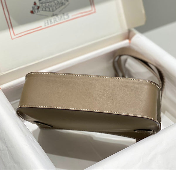 BORSA A TRACOLLA HM JYPSIERE 23 IN PELLE DI VITELLO MARRONE LEGNO E FERRAMENTA ORO