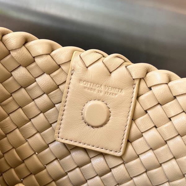 SMALL CLICKER 27 BEIGE LAMBSKIN