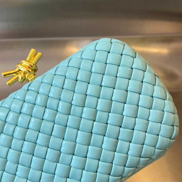 KNOT 20 IN PELLE DI AGNELLO BLU PASTELLO