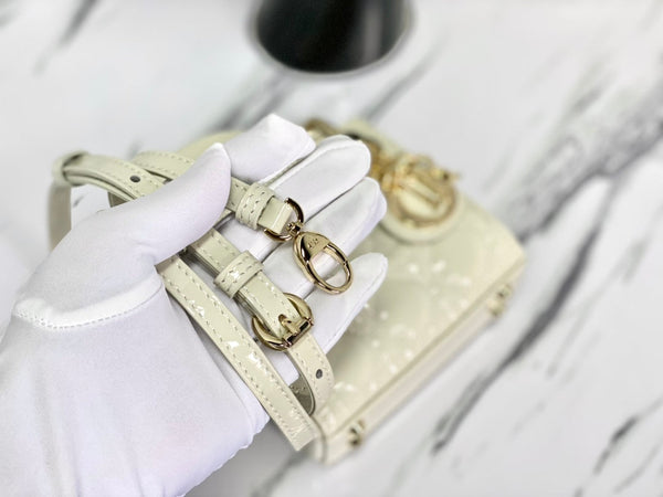 BORSA MICRO LADY 12 IN PELLE DI AGNELLO BIANCA LUCIDA