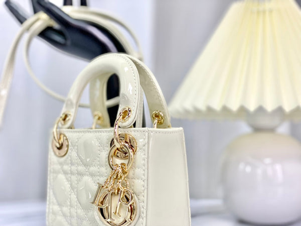 BORSA MICRO LADY 12 IN PELLE DI AGNELLO BIANCA LUCIDA