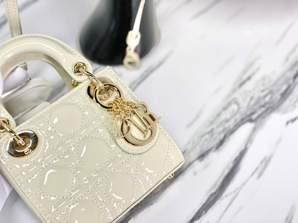 BORSA MICRO LADY 12 IN PELLE DI AGNELLO BIANCA LUCIDA