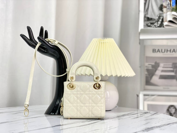 BORSA MICRO LADY 12 IN PELLE DI AGNELLO BIANCA LUCIDA