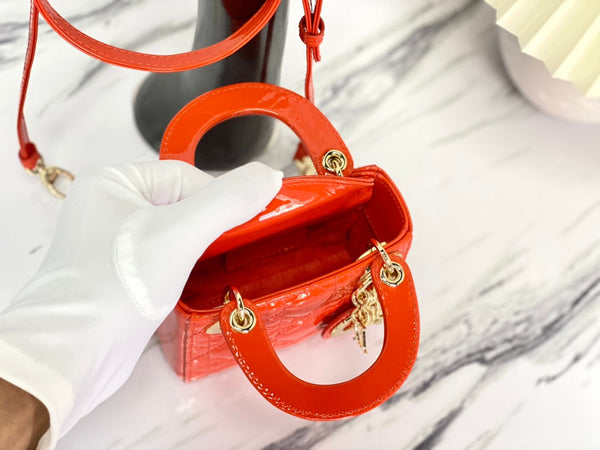 BORSA MICRO LADY 12 IN PELLE DI AGNELLO ROSSO SCARLATTO LUCIDO