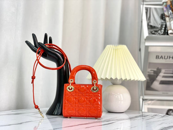 BORSA MICRO LADY 12 IN PELLE DI AGNELLO ROSSO SCARLATTO LUCIDO