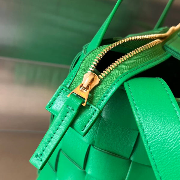 CASSETTA MEDIA 28 PELLE D'AGNELLO VERDE CHIARO