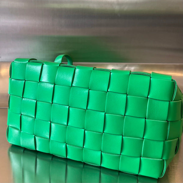 CASSETTA MEDIA 28 PELLE D'AGNELLO VERDE CHIARO