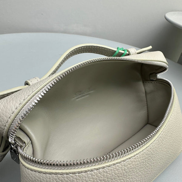 Extra Pocket L19 Whisper White Cowhide Shw