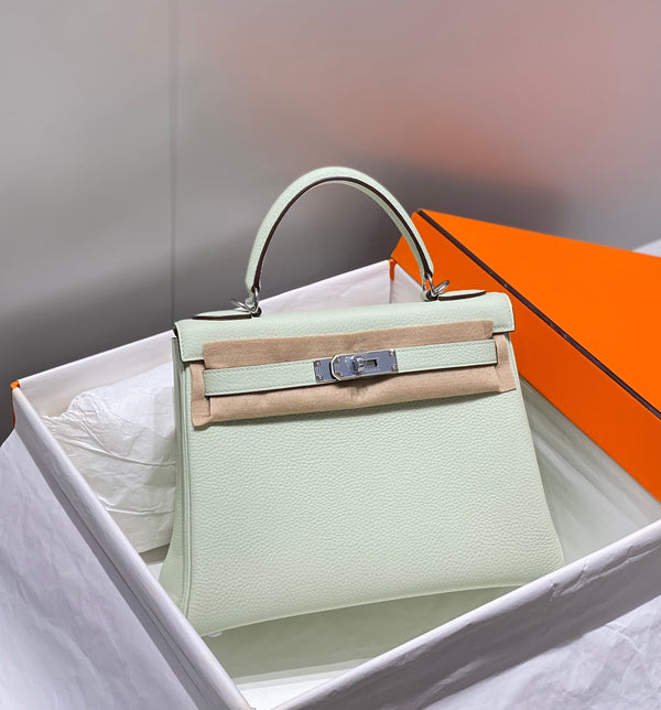 HM KELLY 28CM VERDE CHIARO TOGO ARGENTO HARDWARE