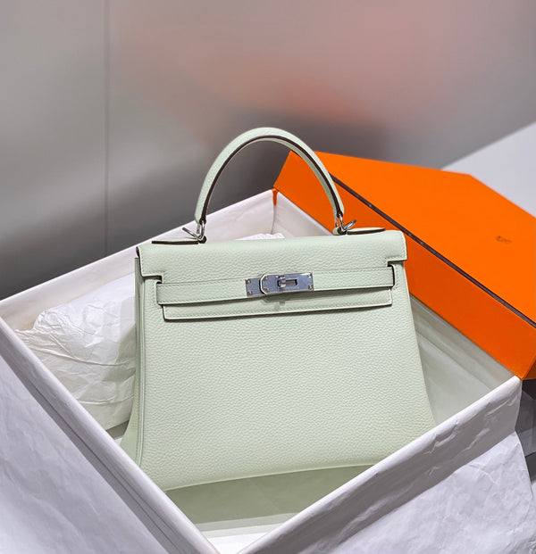 HM KELLY 28CM VERDE CHIARO TOGO ARGENTO HARDWARE