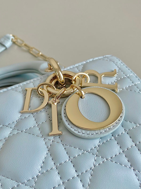 BORSA D-JOY 22 IN PELLE DI AGNELLO AZZURRA