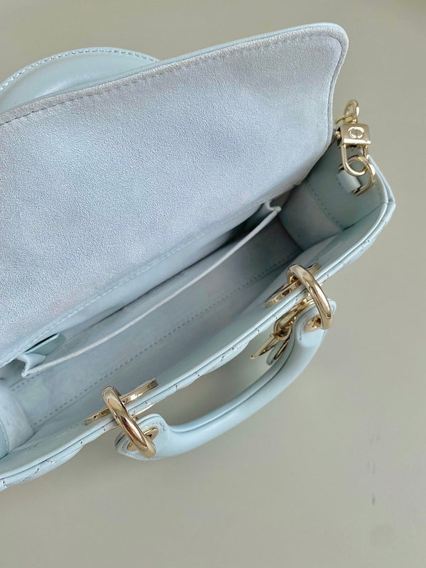 BORSA D-JOY 22 IN PELLE DI AGNELLO AZZURRA