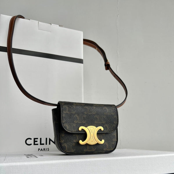 Borsa a mano in pelle di vitello lucida con motivo nero Triomphe 11