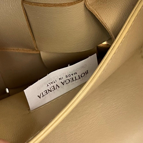 PICCOLA CASSETTA DA 22 IN PELLE DI AGNELLO BEIGE