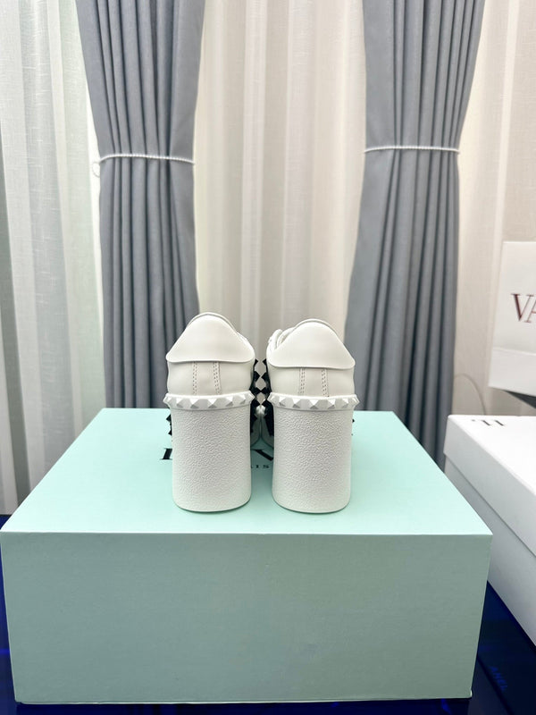 FLATFORM ROCKSTUD UNTITLED SNEAKER IN WHITE MIX BLACK CALFSKIN