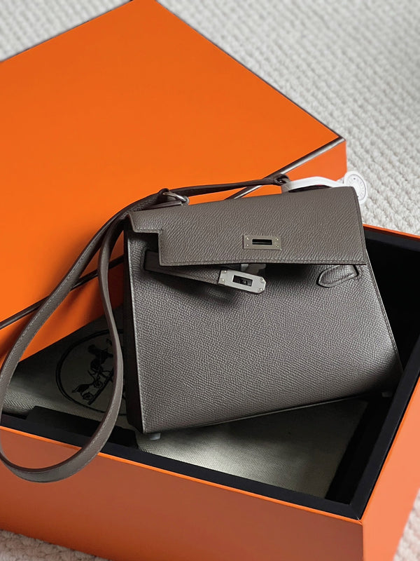 KELLY DESORDRE 20 IN MEDIUM BROWN EPSOM LEATHER WITH GOLD HARDWARE