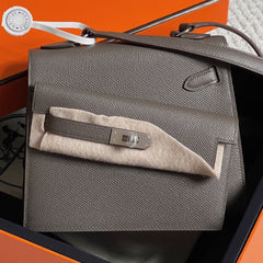 KELLY DESORDRE 20 IN MEDIUM BROWN EPSOM LEATHER WITH GOLD HARDWARE