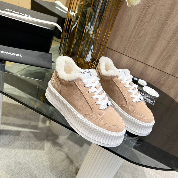 CC Sneaker Light Brown Suede With Fleece Lining 944566