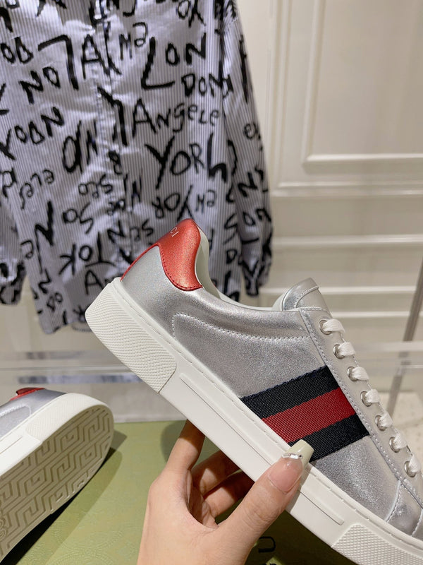 GG ACE GG SUPREME TRAINER PELLE DI VITELLO ARGENTO