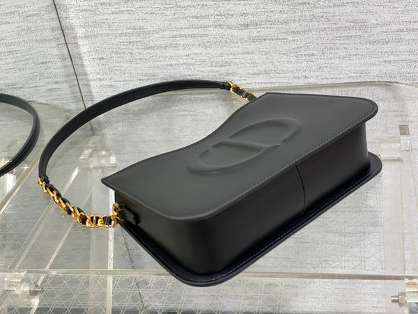 HOBO SIGNATURE 23 BAG IN BLACK LAMBSKIN