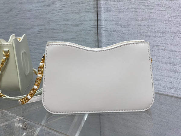 HOBO SIGNATURE 23 BAG IN WHITE LAMBSKIN