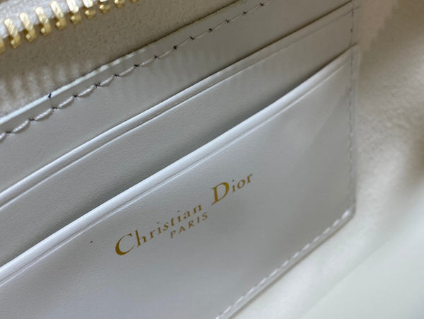 HOBO SIGNATURE 23 BAG IN WHITE LAMBSKIN