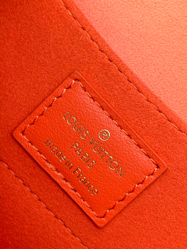 LV Hide & Seek Handbag 21cm Orange Epi Grain Cowhide GHW